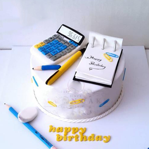 کیک ویژه روز تولد حسابدار با تزیین ماشین حساب 